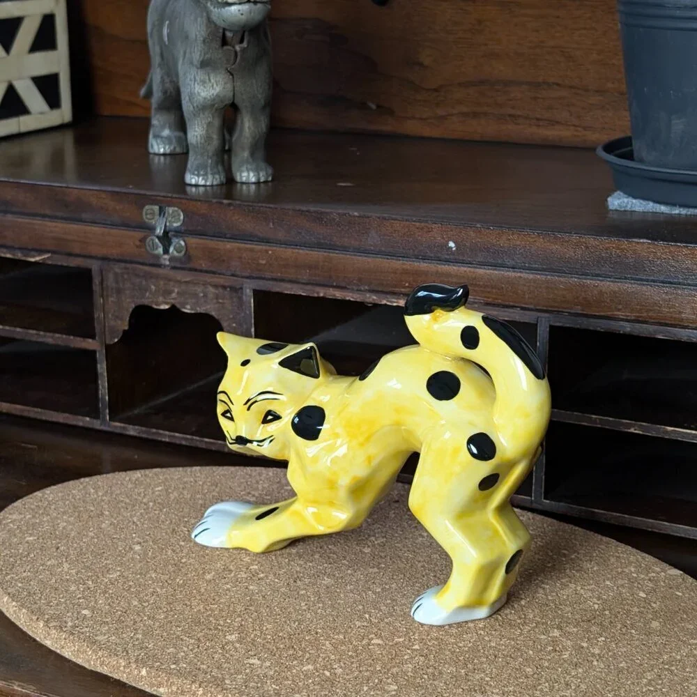 Lorna Bailey Signed Spotted Yellow Cat Standing - Picture 4 of 5